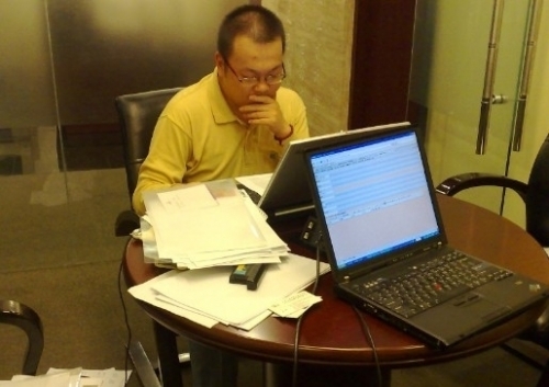 2012年十大热门职业盘点  8.会计和财务人员。过去几年来,对会计和财务专家(特别是法务会计师和财务法规专家)的需求一直在稳步上升,具有此类专业背景的美国大学生,现在仍无法满足目前的职位缺口。人力资源管理协会的调查发现,超过一半(54%)的雇主表示,只要能够找到合格的人才,他们就会扩大会计师和财务专家的招聘规模。